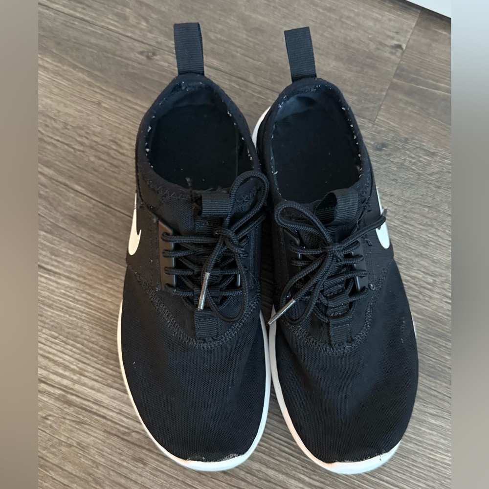 Nike Kids Sneakers Size 4.5 Youth Black White Running Shoes - Picture 5 of 5